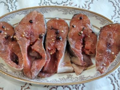 Skaniausia prieskonių sūdyta žuvis pagrindine nuotrauka