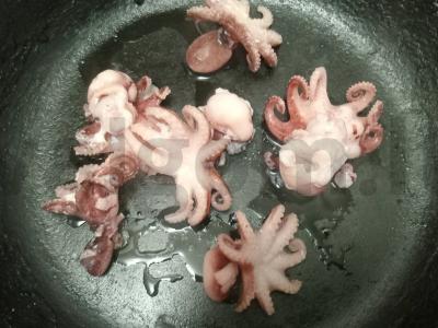 Kvinoja su aštuonkojais grietinėje Žingsnis 1