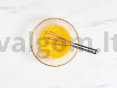 Paprasta varškės apkepas su razinomis Žingsnis 5