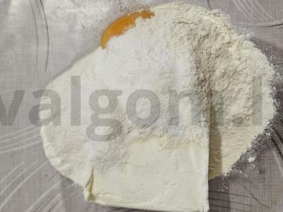 Švelnūs varškėčiai su šokoladu ir baltymų mišiniu Žingsnis 1