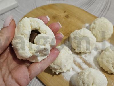 Švelnūs varškėčiai su šokoladu ir baltymų mišiniu Žingsnis 3