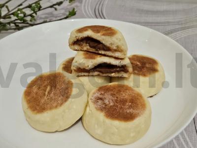 Švelnūs varškėčiai su šokoladu ir baltymų mišiniu pagrindine nuotrauka