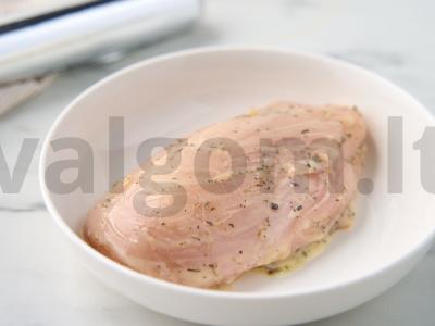 Salotos su vištiena ir ananasais Žingsnis 1