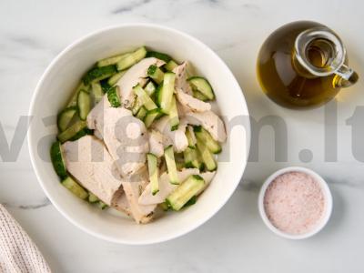 Salotos su vištiena ir ananasais Žingsnis 5