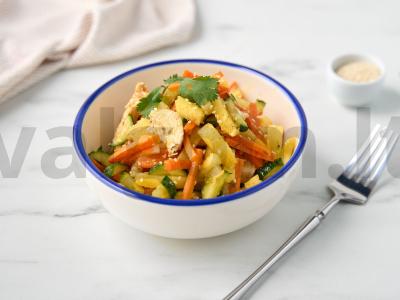 Salotos su vištiena ir ananasais pagrindine nuotrauka