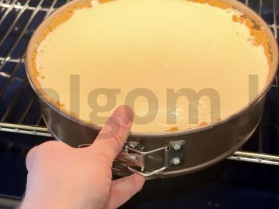 Niujorko sūrio pyragas su varškės sūriu Žingsnis 12