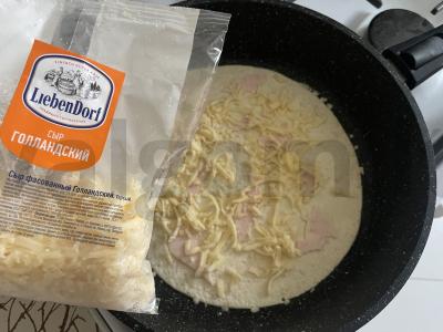 Uždaryta pica iš kvietinės tortilijos be padažo Žingsnis 2