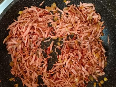 Omletas su svogūnais ir dešra Žingsnis 2