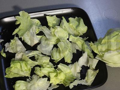 Salotos su tunu ir šviežiais daržovėmis Žingsnis 1