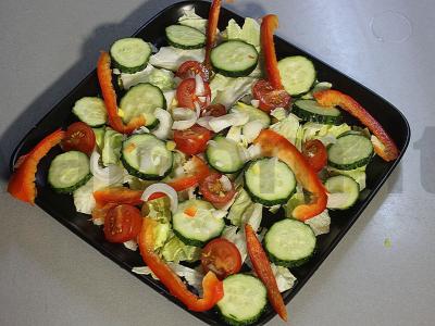 Salotos su tunu ir šviežiais daržovėmis Žingsnis 3