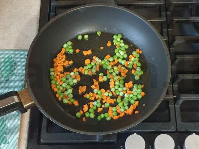 Birus ryžiai su žirneliais ir morkomis Žingsnis 3