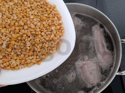 Žirnių sriuba su kalakutų kaklais Žingsnis 2