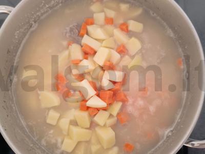 Žirnių sriuba su kalakutų kaklais Žingsnis 5