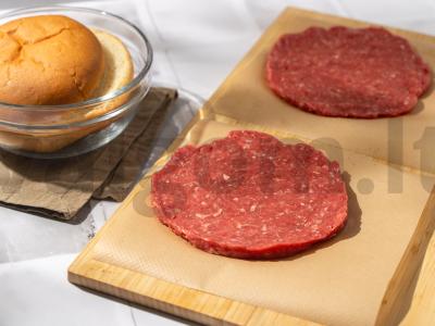 Sūrio ir kepto svogūno burgeris Žingsnis 2