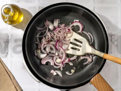 Sūrio ir kepto svogūno burgeris Žingsnis 3