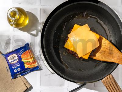 Sūrio ir kepto svogūno burgeris Žingsnis 5