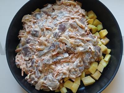 Keptas bulvės su vištienos kepenėlėmis ir cukinija Žingsnis 5