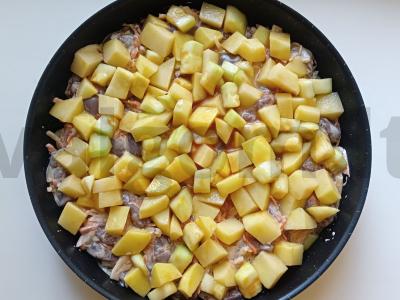Keptas bulvės su vištienos kepenėlėmis ir cukinija Žingsnis 6