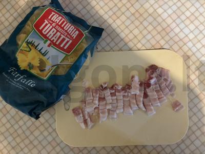 Skanūs makaronai su sūrio padažu ir bekonu Žingsnis 1