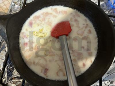 Skanūs makaronai su sūrio padažu ir bekonu Žingsnis 4