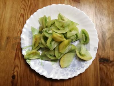 Salotas su žaliais pomidorais Žingsnis 1