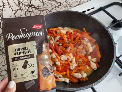 Azijietiška makaronai su daržovėmis ir sezamo sėklomis Žingsnis 3