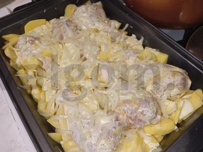 Rudai kepta vištiena su bulvėmis Žingsnis 3