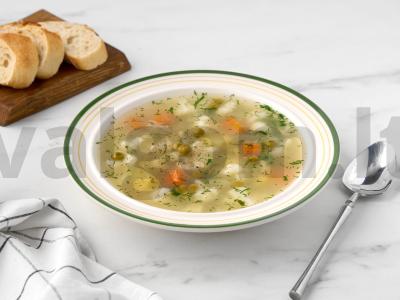 Daržovių sriuba su žaliais žirneliais pagrindine nuotrauka