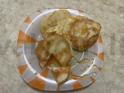 Kvapnūs mini blynai su abrikosų džemo įdaru pagrindine nuotrauka