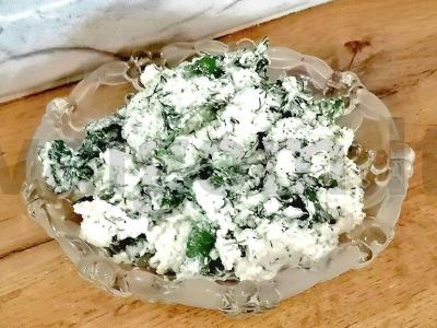 Sūrio salotos su rukola pagrindine nuotrauka