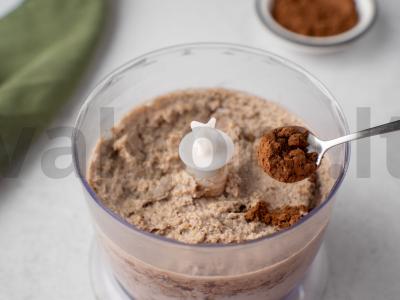 Kakavos ir bananų batonėliai su graikiniais riešutais Žingsnis 3