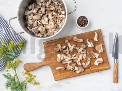 Greitai marinuoti pievagrybiai Žingsnis 1