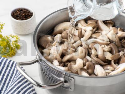 Greitai marinuoti pievagrybiai Žingsnis 2