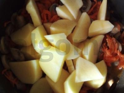 Troškinta bulvė su grybais ir morkomis Žingsnis 5