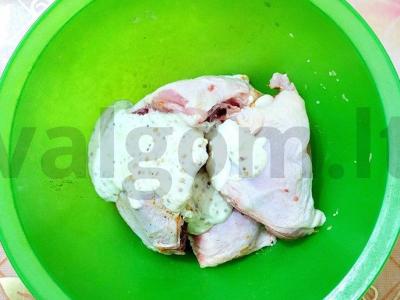 Nuostabūs vištienos šlaunelės su bulvėmis Dijon garstyčių marinate Žingsnis 2