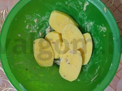 Nuostabūs vištienos šlaunelės su bulvėmis Dijon garstyčių marinate Žingsnis 3