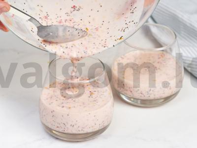 Čia pudingas su braškėmis ir bananais Žingsnis 4