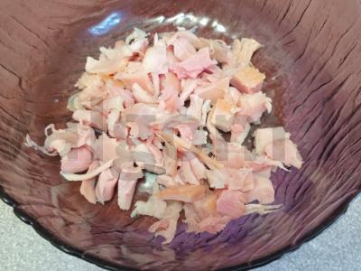 Salotas „Žieminis“ su rūkytomis vištienos krūtinėlėmis Žingsnis 1