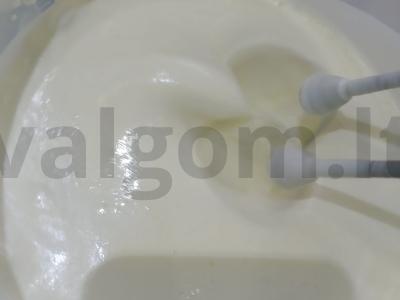 Skanus kremas medovikui „Grietinėlė ir grietinė“ Žingsnis 4