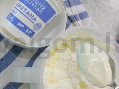 Skanus kremas medovikui „Grietinėlė ir grietinė“ Žingsnis 7