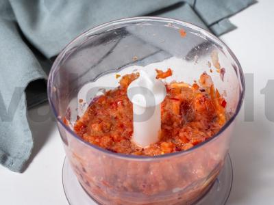 Tom Yum su vištiena ir krevetėmis Žingsnis 5