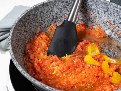 Tom Yum su vištiena ir krevetėmis Žingsnis 8