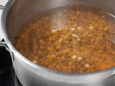 Švelnus aštrus lęšių ir grybų piure Žingsnis 2