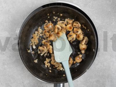 Švelnus aštrus lęšių ir grybų piure Žingsnis 6