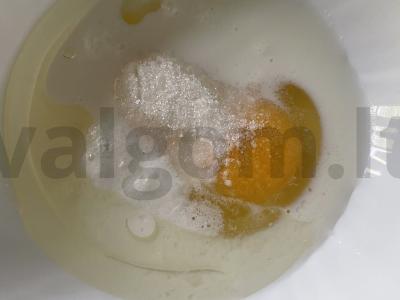 Pieniniai biskvitiniai sausainiai „Eglutė“ Žingsnis 2