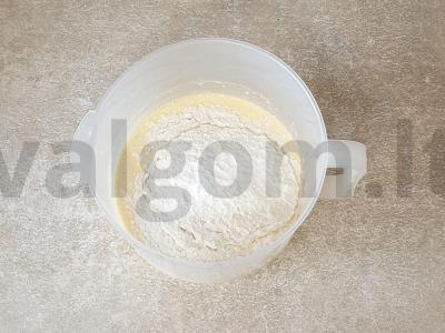 Vištienos, kiaušinio ir svogūno pyragas Žingsnis 7