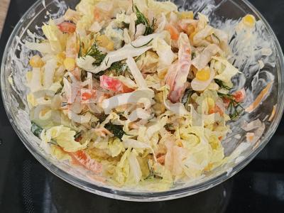 Salotos su kukurūzais ir Pekino kopūstu Žingsnis 5