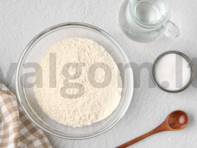 Vegetariški koldūnai su grybais ir bulvėmis Žingsnis 1