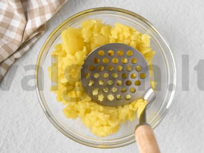 Vegetariški koldūnai su grybais ir bulvėmis Žingsnis 2