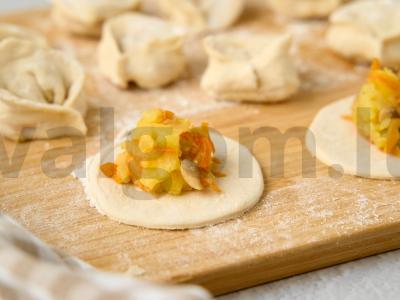 Vegetariški koldūnai su grybais ir bulvėmis Žingsnis 4